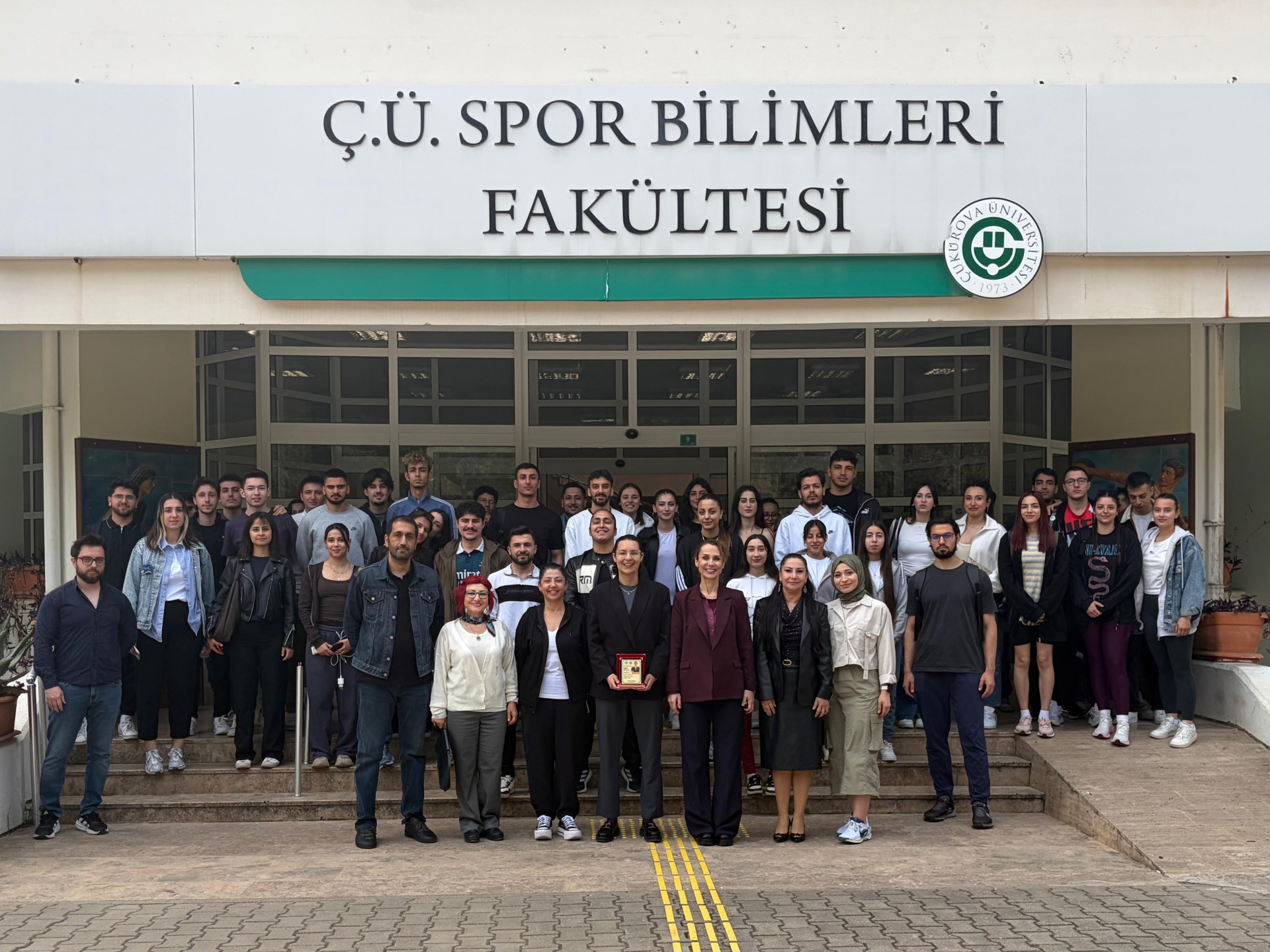Kadir Has Üniversitesi Spor Yeterlik Uzmanı Aysel DAMAR ile “Sporda Kariyer Yolculuğu” konulu söyleşi gerçekleştirdi
