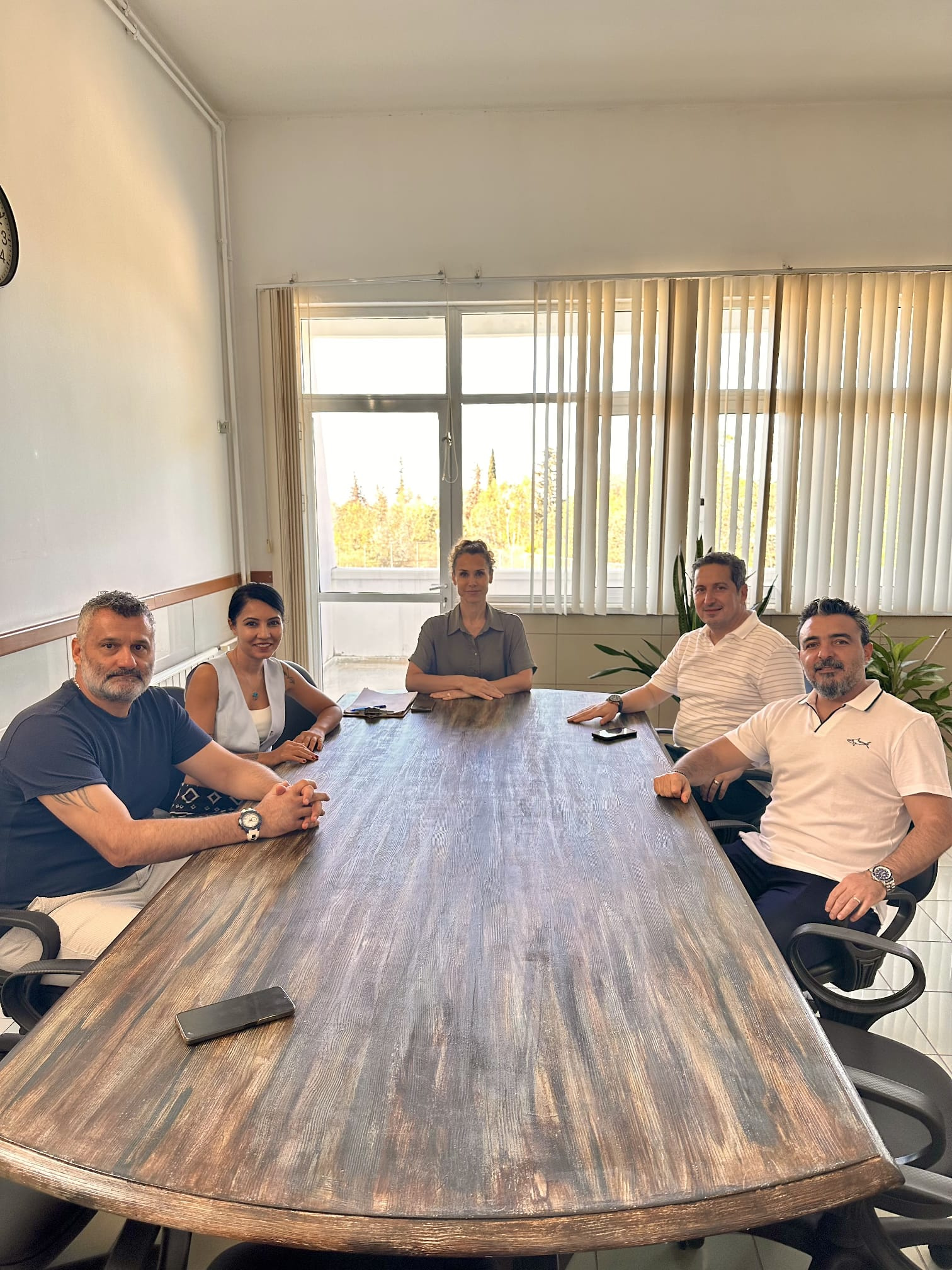 Fakültemiz Dekanı ve Dekan Yardımcılarımız, Sağlık Kültür Dairesi Başkanımız Sayın Naci KAZAN ve Spor Müdürümüz Tolga ÇELİK  ile bugün verimli bir toplantı gerçekleştirdi.